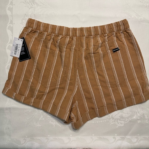 NWT. Volcom Sunday Strut Shorts - Picture 5 of 11